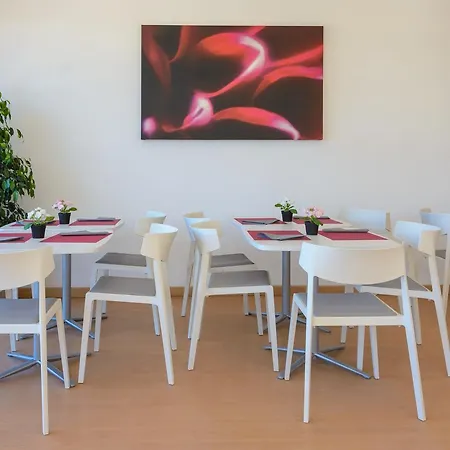 Albatros Family Σαλού