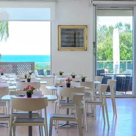 Albatros Family * Σαλού